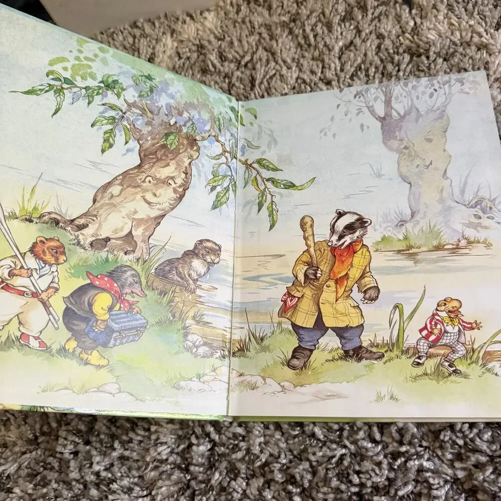 Kenneth Grahame's Wind in Willows Illustrated by Rene Cloke Hardcover Book 1985